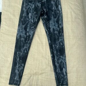ALO Yoga Black Snake Print Leggings